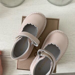 L'AMOUR Kids Pebble Almond Leather Shoes - (7)